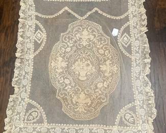Antique lace 30x36