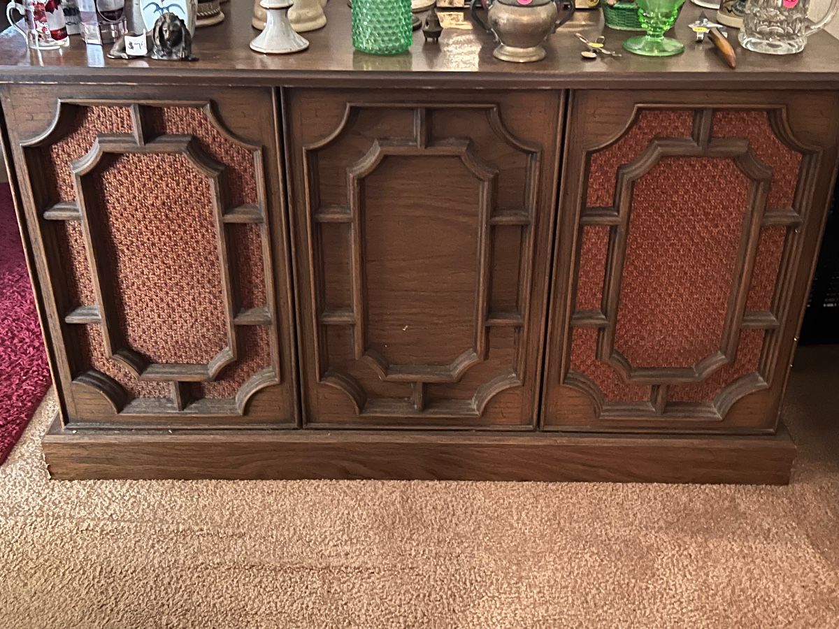 Cabinet Stereo