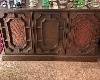 Cabinet Stereo