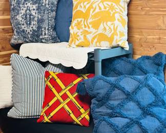 Decorative pillows 