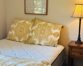 2 , like new , queen mattresses, bedding, pillows 