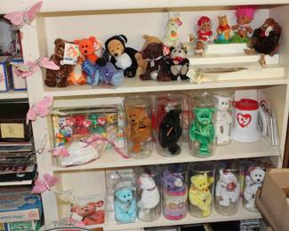Over 1,000 Beany babies, Disney toys, Stiff bears