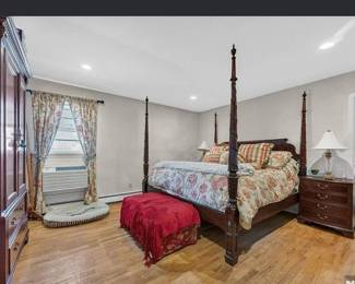 Ethan Allen king size four poster bedroom set
