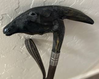 Gothic style shoe horn