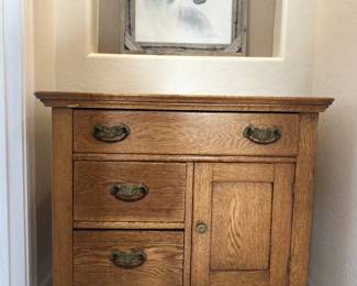 Antique Dry Washstand