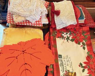 Seasonal placemats.