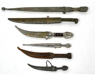Lot 2176 5pcs Vintage Knives and Daggers.