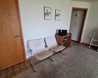 uswhitechairs