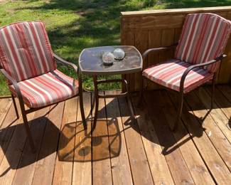 Outdoor Living-Patio set, table and cushions