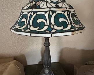 Tiffany Style Stained Glass Table Lamp with Floral Base