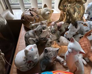 Collection of Ceramic Cat Figurines, including De Rosa, Aldo Londi Bitossi, and Chinese Cloisonne third image