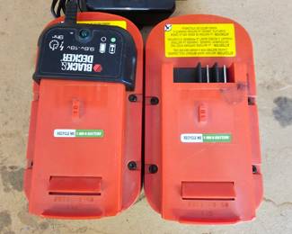 Lot # C44 - Black & Decker 18V HPB18-OPE Slide Pack Rechargeable Power Tool Batteries with Charger