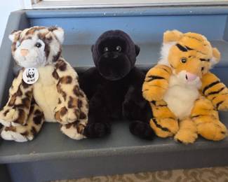 Lot # C156 - Plush Animal Stuffed Toys with Tiger Plush Backpack - Leopard, Gorilla, Tiger Soft Toys