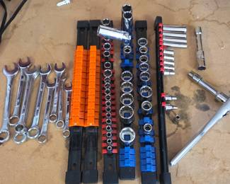 Lot # C39 - Chrome Vanadium Steel Mechanics Socket Wrenches and Ratchet Set