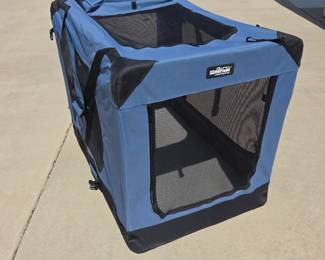 Lot # C112 - EliteField Blue Soft-Sided Pet Crate with Mesh Windows and Carry Handle