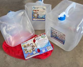 Lot # C73 - WaterStorageCube Collapsible Water Containers 5.3 Gallon 20 Liter with Spout and Handle