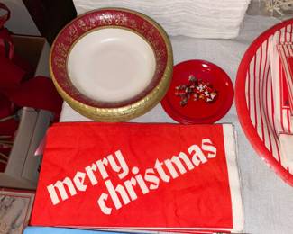 Vintage Christmas Paper Goods (Napkins, Plates, Cups, Etc.)