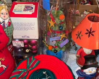 Dept.56 Light-Up Tabletop Christmas Tree