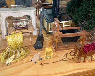 Assorted Doll House Furniture & Accessories