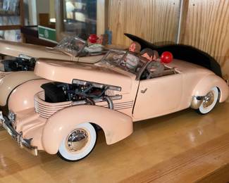 Vintage Toy Car W/ Family Dolls