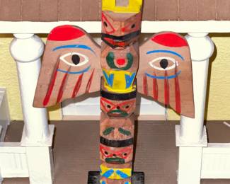 Totem Pole Decor