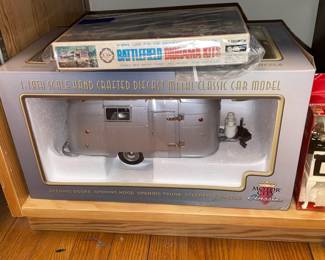Motor City Classics Airstream Trailer Diecast