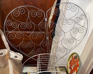 Folding Metal Heart Wall Decor
