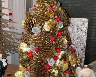 Handmade Pinecone Christmas Centerpiece