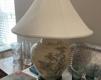 2 matching lamps