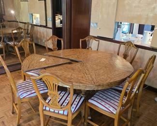Jute puzzle table opens to fit 10