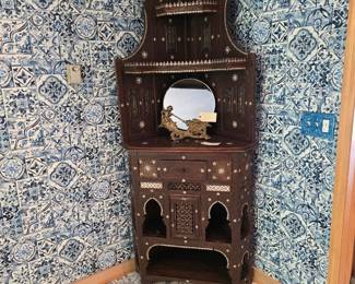 Moroccan vote inlaid corner shelf