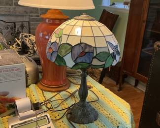 Vintage Tiffany-Style Stained Glass Table Lamp with Tassels and Floral Motifs