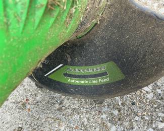 String Trimmer with Automatic Line Feed