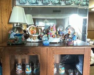 Disney Winnie the Pooh and Friends Snow Globe Collection