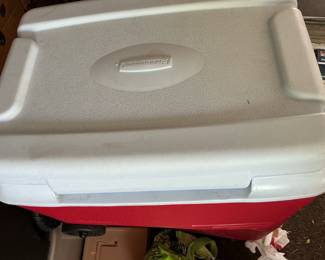 Rubbermaid Cooler