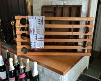 Wooden Wine Rack with Towel