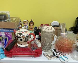 Assorted Tabletop Decorative and Kitchen Items