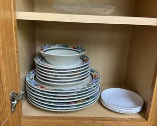 Epoch Market Day Dinnerware Set