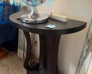 Half-moon entry table