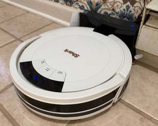 Shark robot vacuum