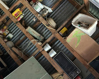 Lot 76: Appliances and hardware