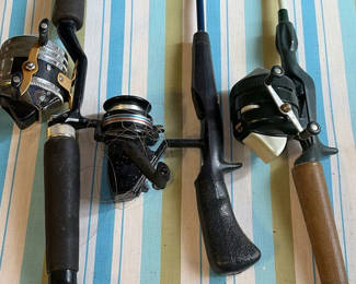 Lot 62: Set of fishing rods with reels