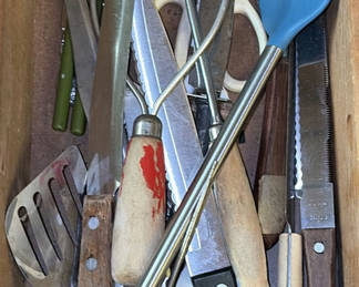 Lot 48: Assorted kitchen knives and utensils
