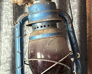 Lot 142: Collection of vintage kerosene lanterns