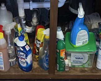 Lot 50: Assorted cleaning supplies