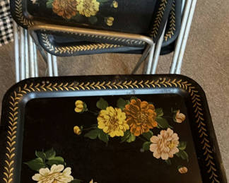 Lot 207: Vintage Floral Folding TV trays
