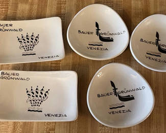 Lot 40: Bauer Grunwald Venezia ceramic dinnerware set