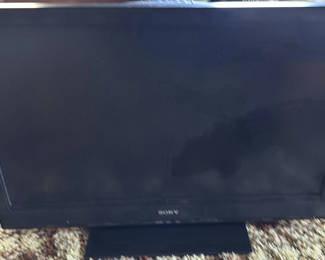 Lot 203: Sony KDL-40S3000 40-inch LCD TV