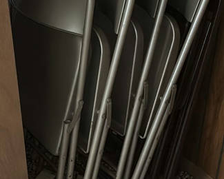 Lot 118: Metal folding chairs
