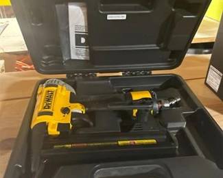 DEWALT DWFP1838 18 Gauge Finish Stapler